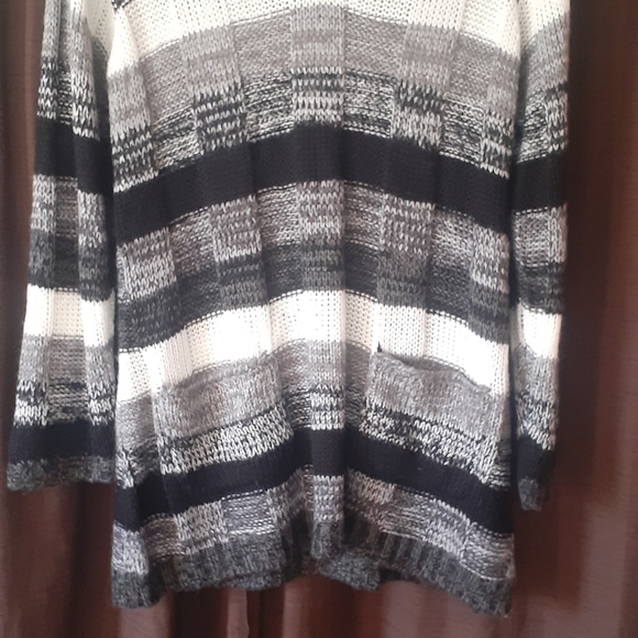 Bobbie Brooks - Picture 2 of 6